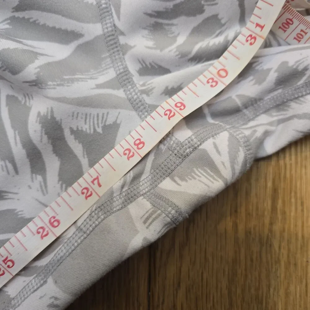 ALO Yoga Palm Springs Airbrushed White Gray Leaf Pattern Leggings Size Small